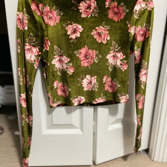 Forever 21 flower crop top - Picture 4 of 11